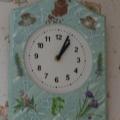 Petite Pendule décorée coloris vert